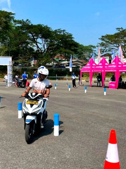 Edukasi Pelajar Lewat Lomba Safety Riding