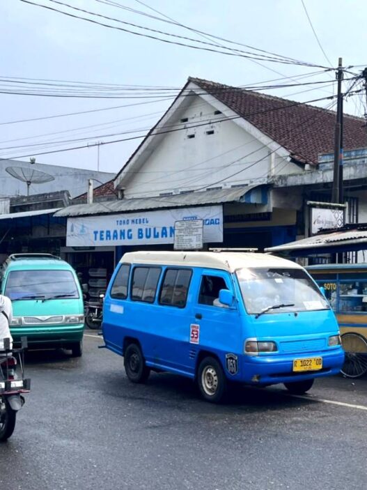 Hanya 35 Trayek Angkot yang Masih Jalan