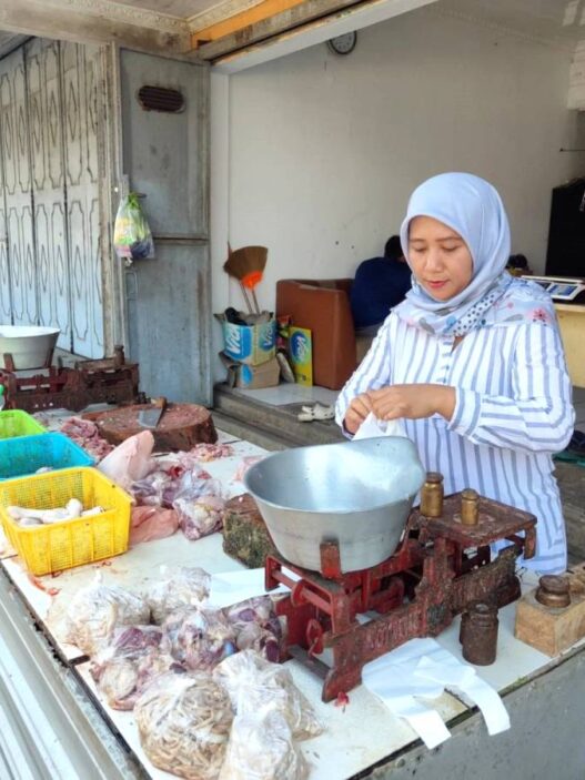 Harga Daging Ayam Anjlok