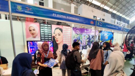 Industri Bulu Mata dan Retail Masih Diburu