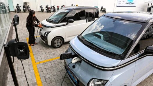 Insentif Mobil Listrik Belum Berlaku Juli