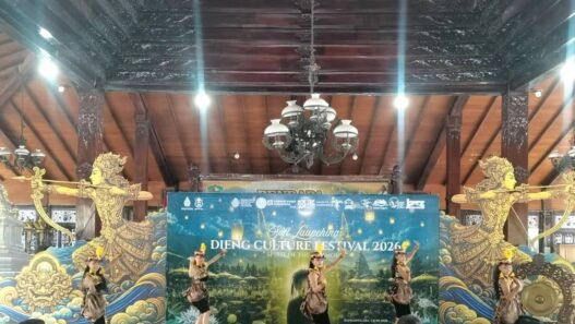 Jazz Atas Awan dan Ruwatan Rambut Gimbal Jadi Magnet