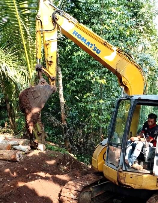 Jembatan Garuda Serap Warga Lokal