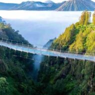 Jembatan kaca
