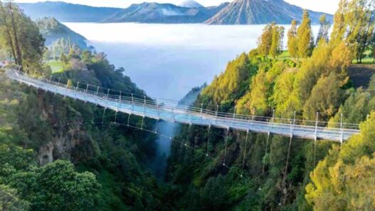 Jembatan kaca