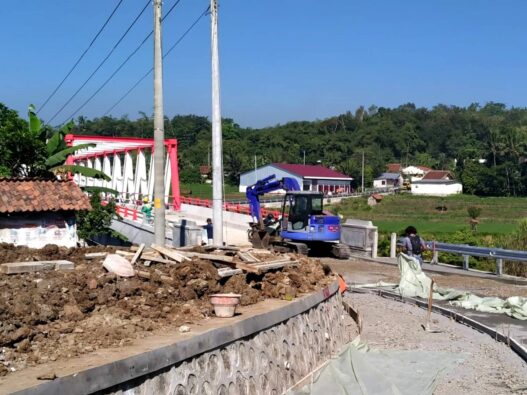 Jembatan Logawa Butuh 10 Rambu