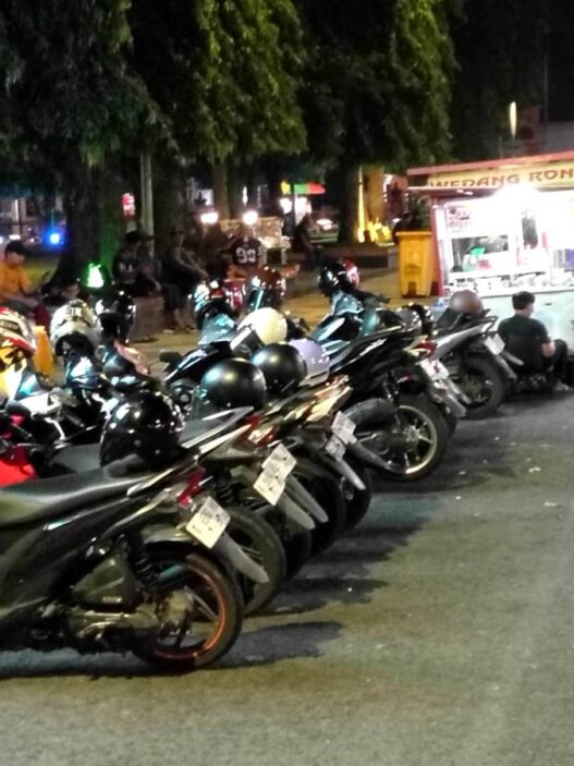 Jukir Liar Beroperasi Setiap Malam