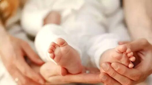 Jumlah Bayi yang Lahir Terus Menurun