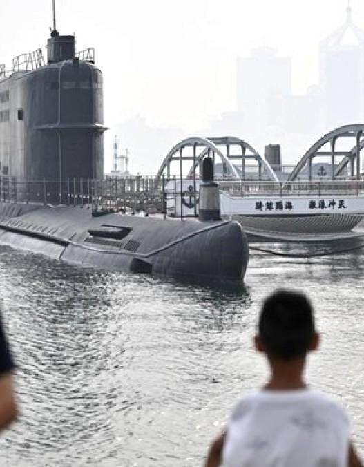 Kapal Selam dengan Desain Tak Biasa Diluncurkan