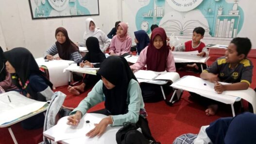 Kelas Membatik untuk Anak SD di Arpusda