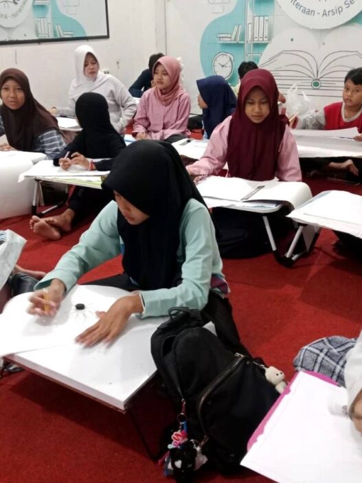 Kelas Membatik untuk Anak SD di Arpusda