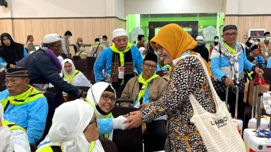 Keluarga Sambut Jamaah Kloter