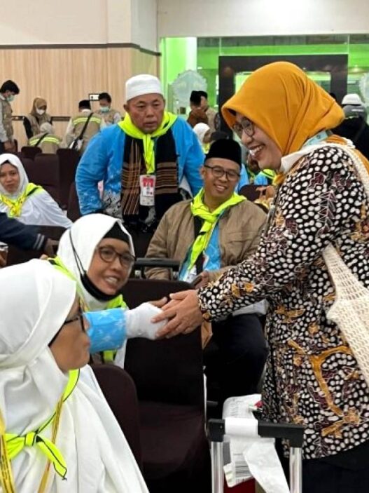 Keluarga Sambut Jamaah Kloter