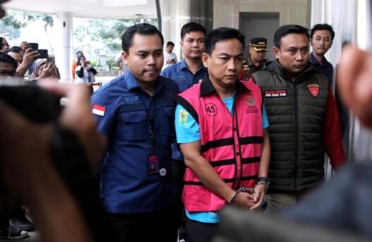 Ketua Ombudsman Dipecat Tidak Hormat