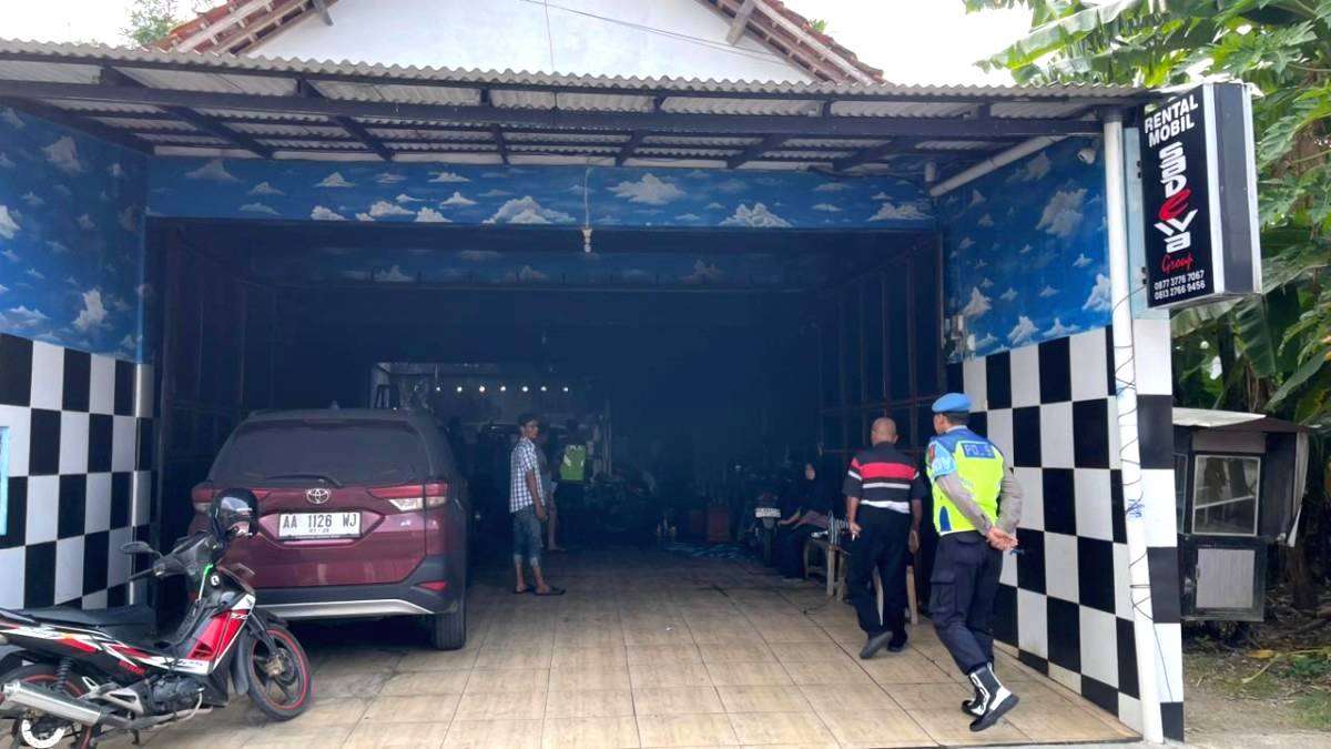 Kipas Angin Picu Kebakaran Garasi Rental Mobil
