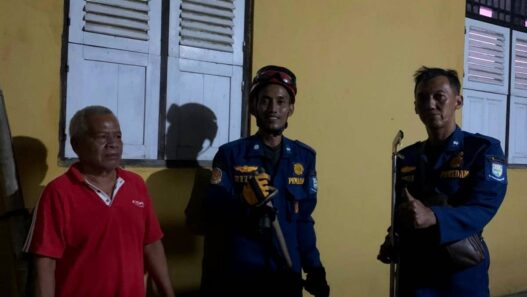 Kobra Masuk Permukiman, Damkar Turun Tangan