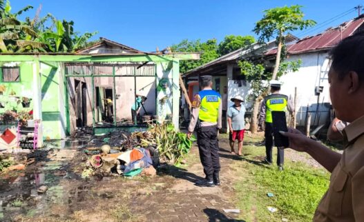 Korsleting Listrik, Rumah Kosong Terbakar