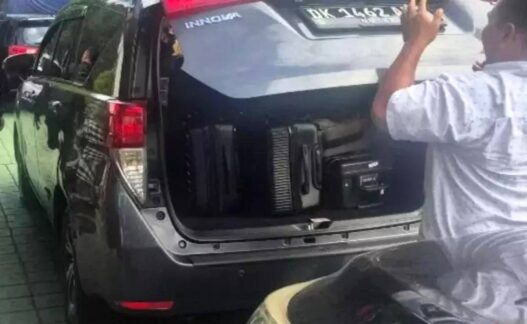 KPK Geledah Kantor Imigrasi Denpasar