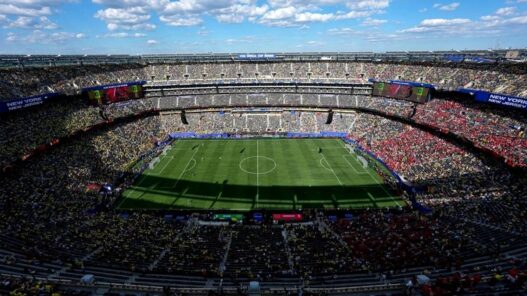 Kursi Kosong Stadion Jadi Sorotan
