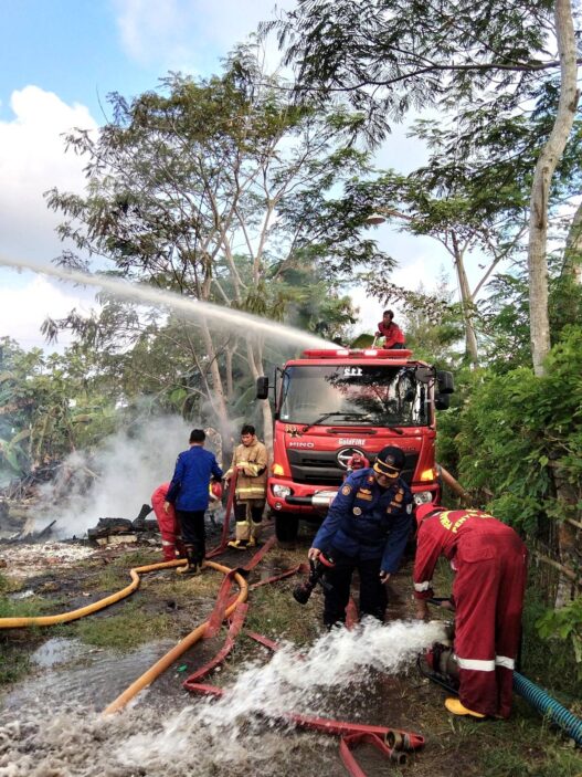 Lahan di Tegalkamulyan Terbakar