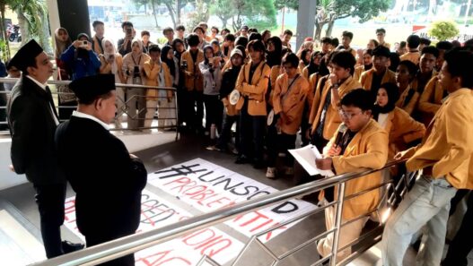 Mahasiswa Unsoed Desak Rektor Minta Maaf