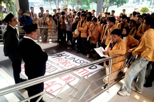 Mahasiswa Unsoed Desak Rektor Minta Maaf