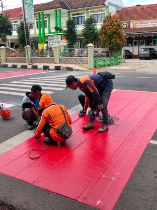 Marka Jalan Ditambah di Kawasan Sekolah ‎