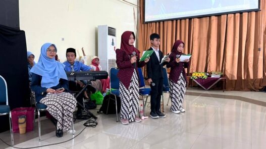 MC Tiga Bahasa Curi Perhatian