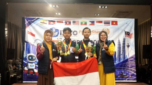 MTsN 1 Juara Lomba Robotic Tingkat Internasional