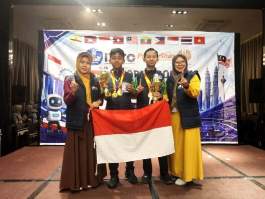 MTsN 1 Juara Lomba Robotic Tingkat Internasional