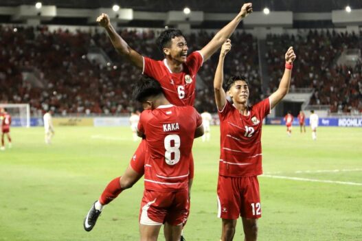 Nova Arianto Tantang Garangnya Australia