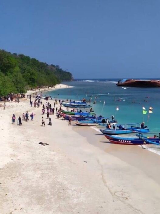 Pantai Pasir Putih Pangandaran