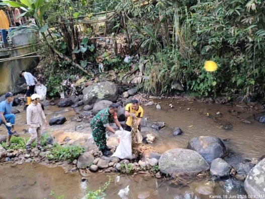 Pembuangan Sampah Ilegal Ditemukan di Hulu DAS