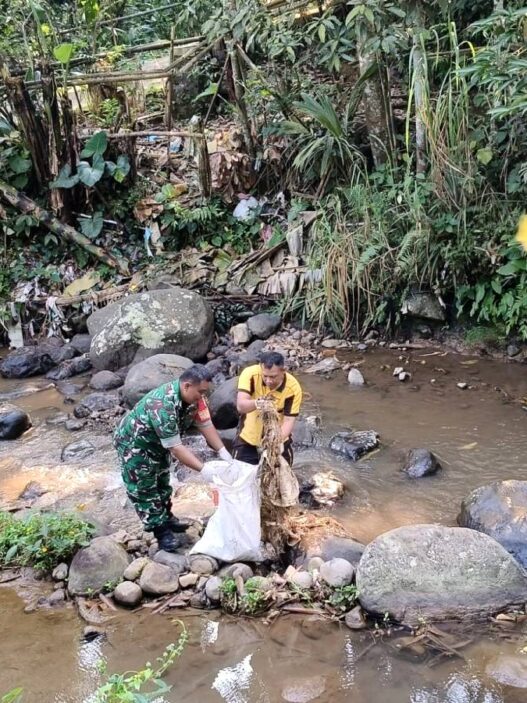 Pembuangan Sampah Ilegal Ditemukan di Hulu DAS
