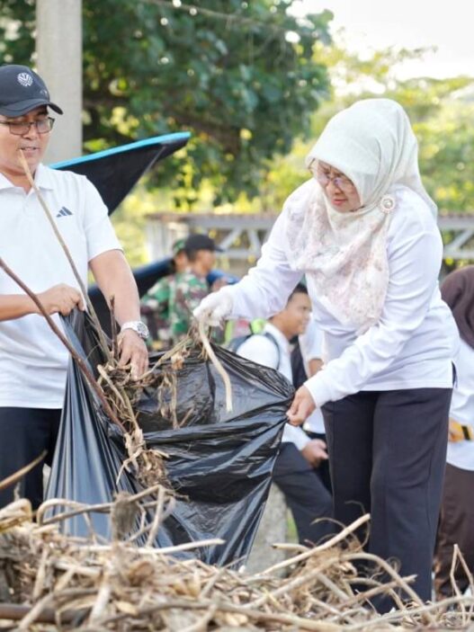 Pemkab Gencarkan Penghijauan Pantai