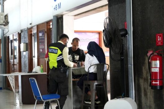 Penumpang Kereta Naik 15 Persen