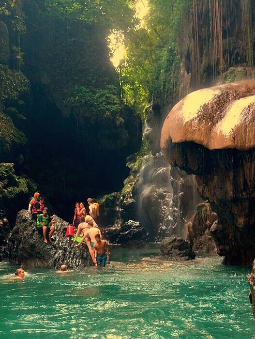 Pesona Batu Payung Green Canyon