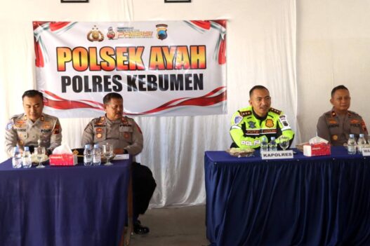 Polres Salurkan Bantuan untuk Pelajar