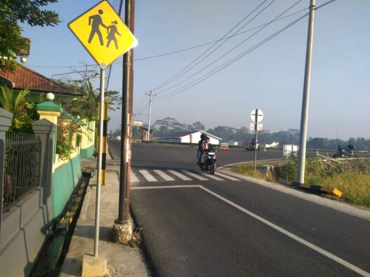 Portal Jalur Serayu Roboh