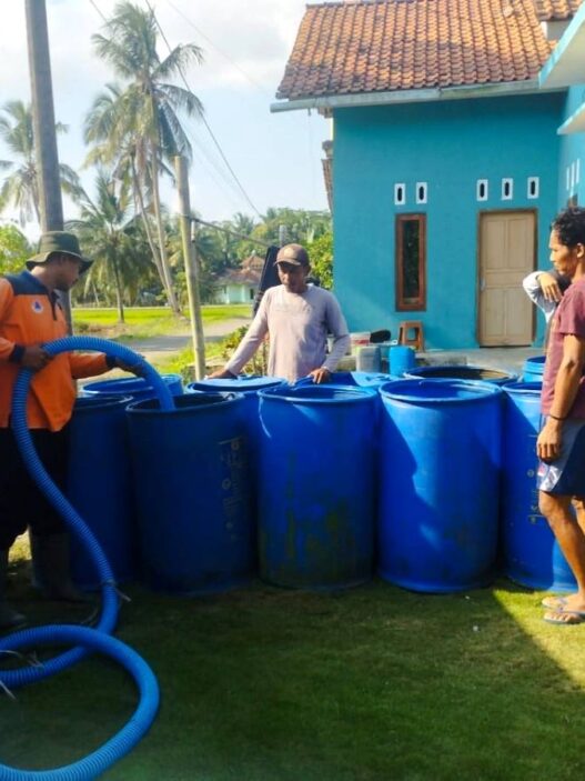Ratusan Warga Cimrutu Terdampak Kekeringan