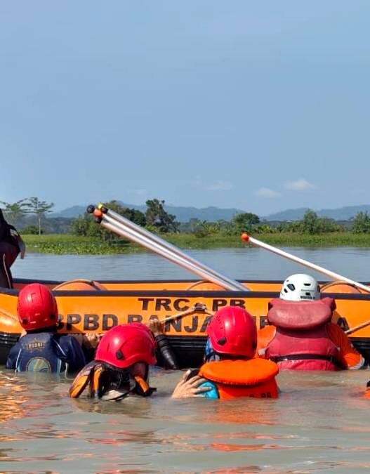 Relawan Bencana Digembleng Kemampuan Water Rescue
