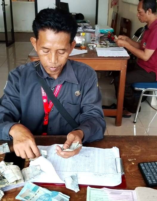 Retribusi Pasar Sumpiuh Turun Drastis