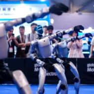 Robot Humanoid Unitree Kebangkitan AI Fisik