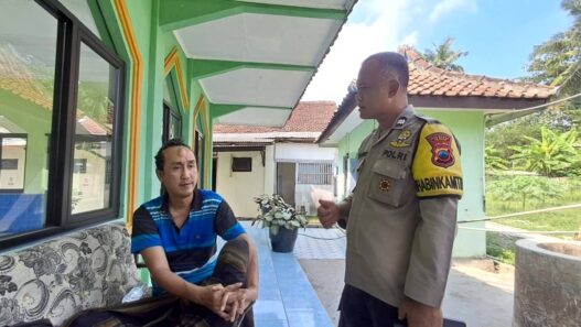 Rumah Warga Digedor Pria Tak Dikenal