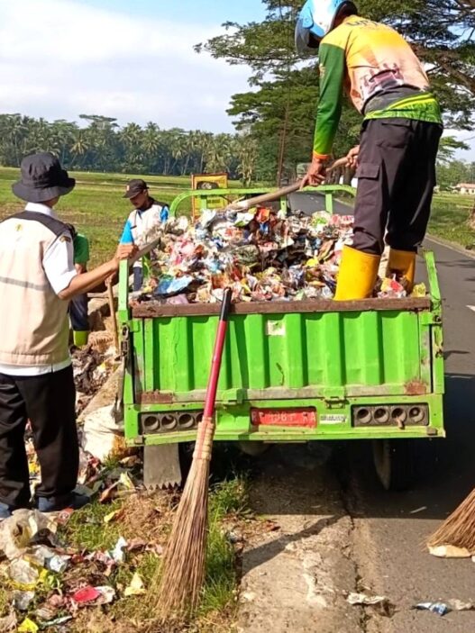 Sampah Liar Menumpuk di Sirau