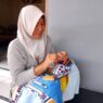 Setia Menyulam Kesabaran, Saat Gawai Merebut Perhatian