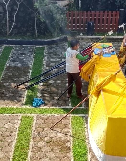 Simbol Keseimbangan Diri, Alam, dan Semesta