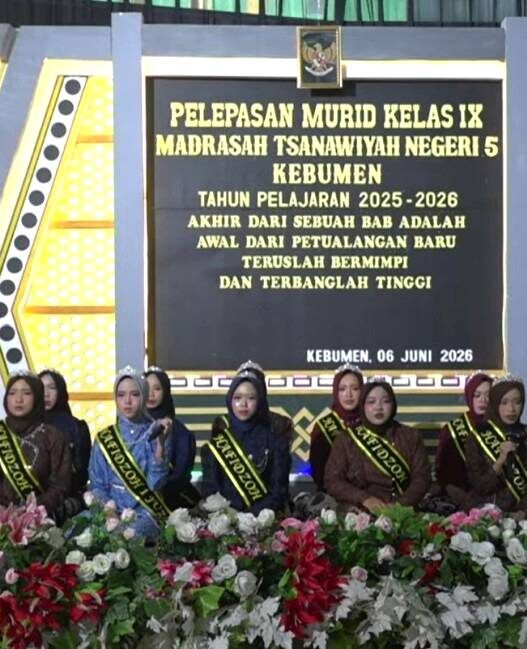 SMK Ma’arif 9 Beri Penghargaan Lulusan Terbaik