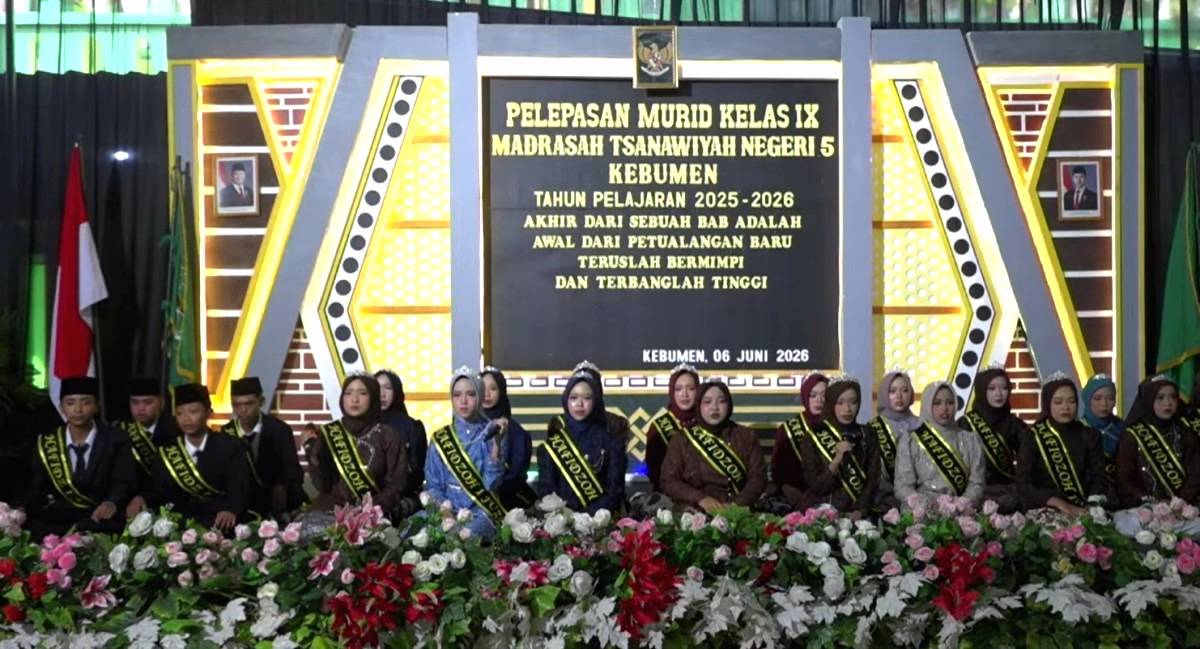 SMK Ma’arif 9 Beri Penghargaan Lulusan Terbaik