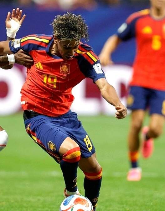 Spanyol Tersandung, Yamal Jadi Sorotan